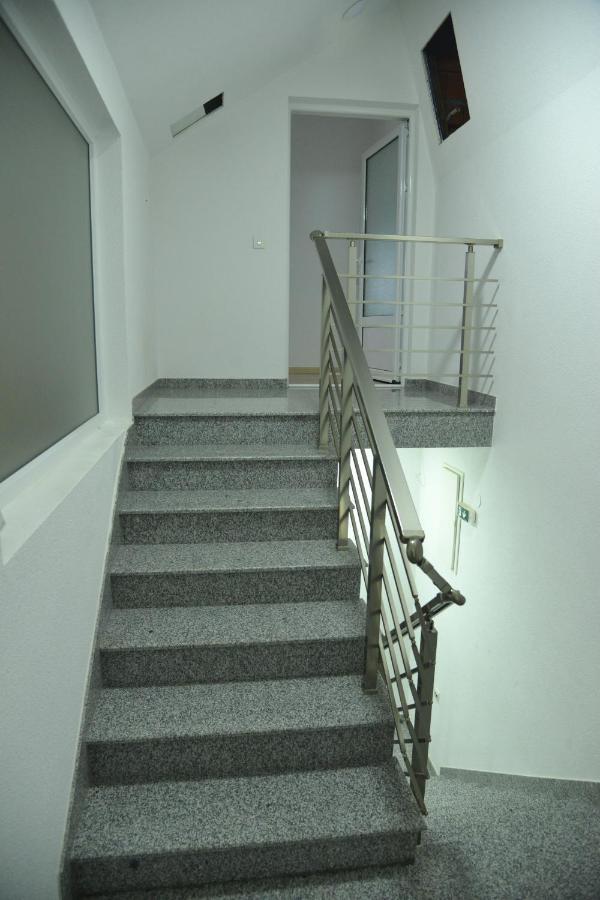 Binta Hostel Vranje Zewnętrze zdjęcie
