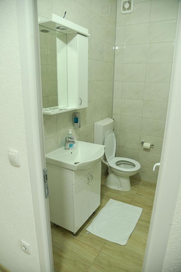 Binta Hostel Vranje Zewnętrze zdjęcie