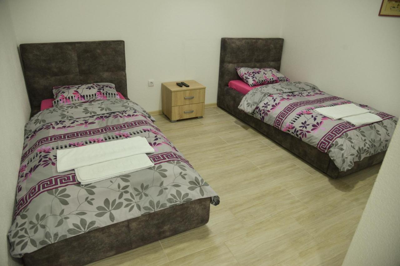 Binta Hostel Vranje Zewnętrze zdjęcie