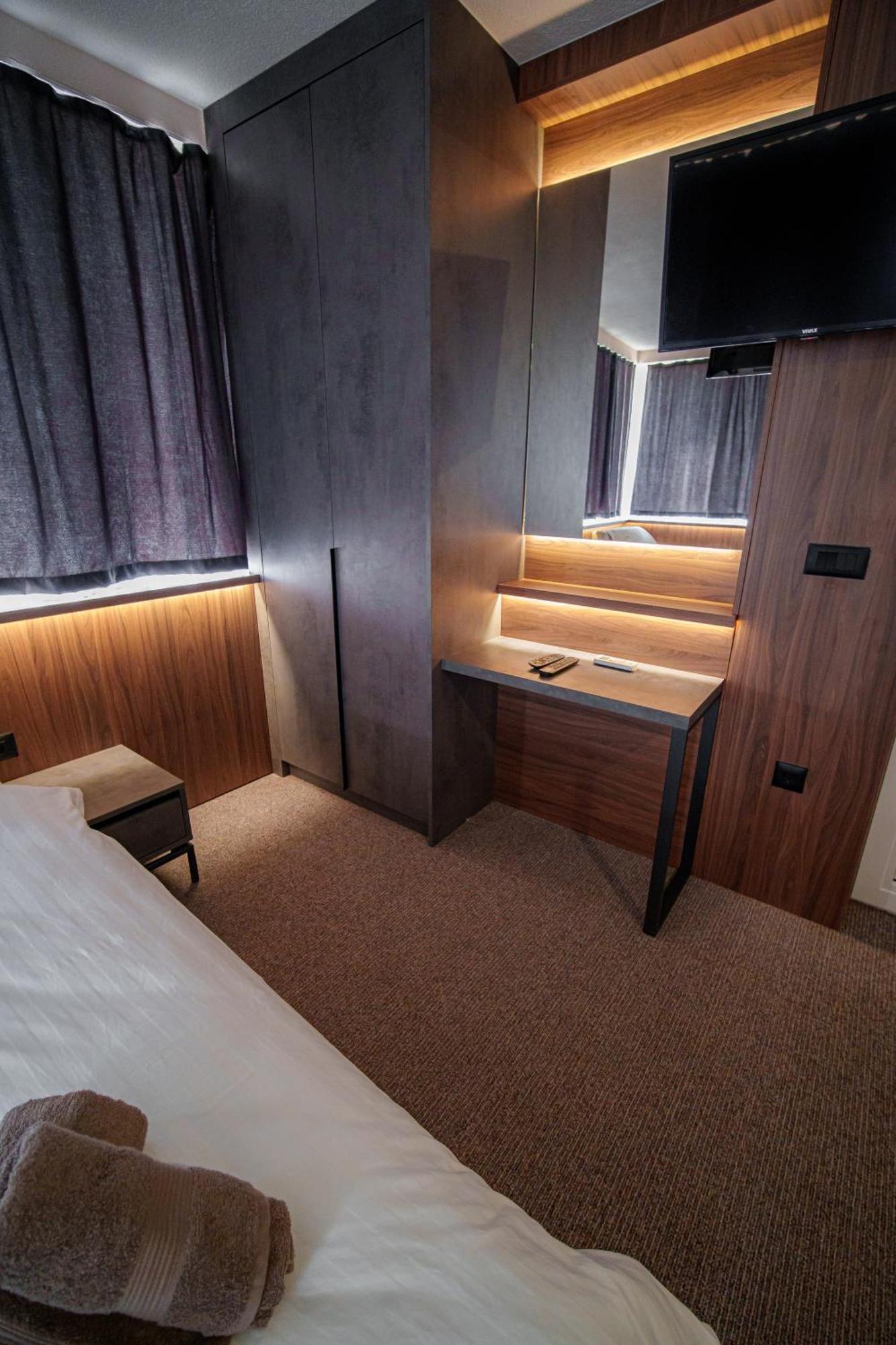 Binta Hostel Vranje Zewnętrze zdjęcie