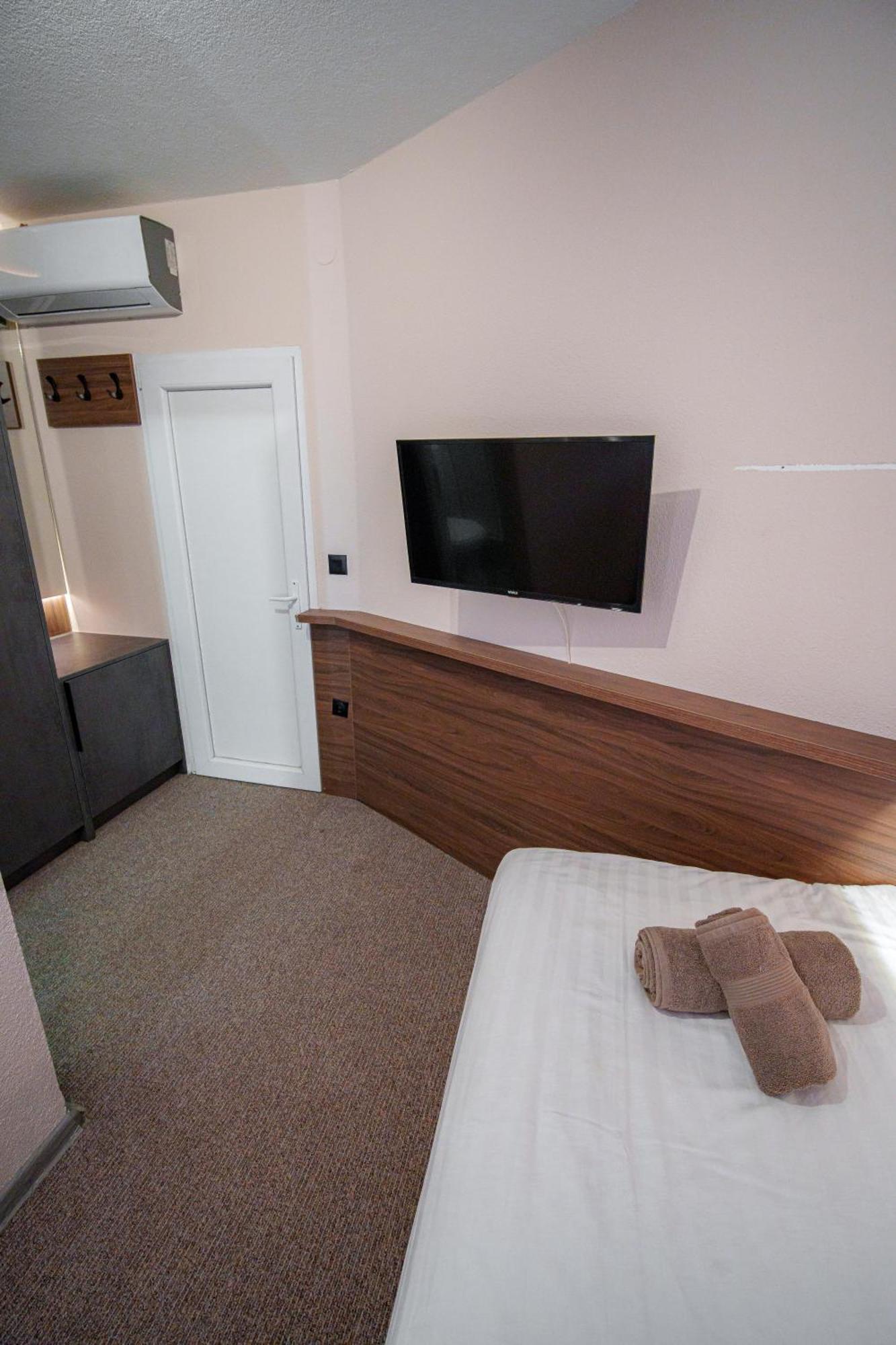 Binta Hostel Vranje Zewnętrze zdjęcie